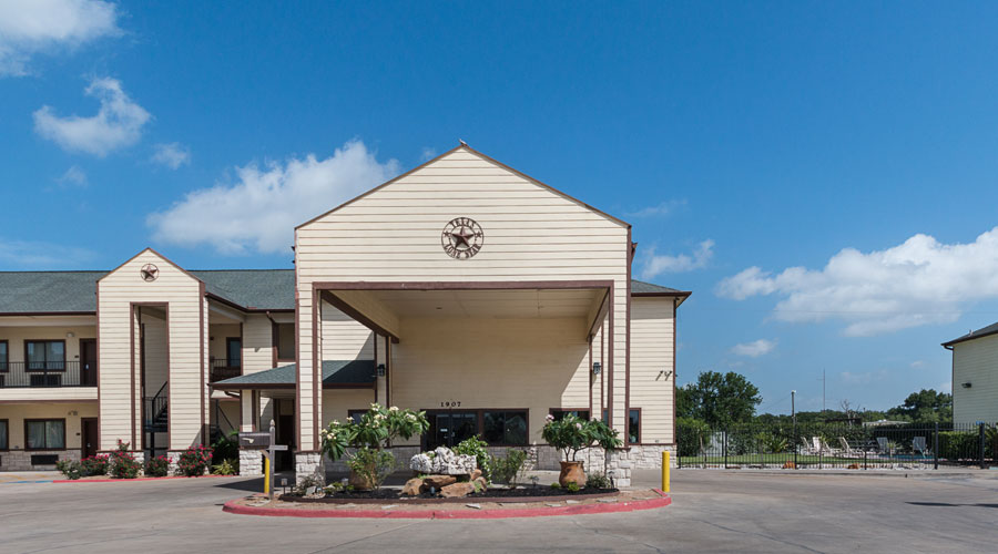 Lone Star Inn & Suites Victoria Exterior